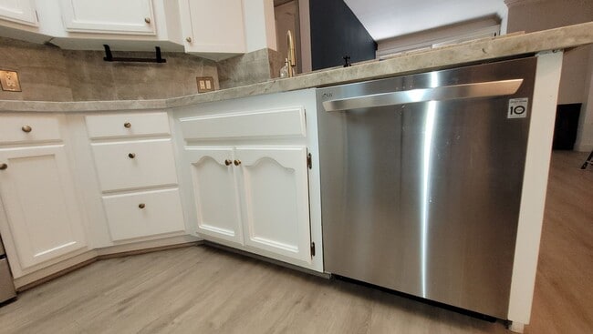 Building Photo - Fabulous 2 Bd/2Ba 1112 SqFt Condo