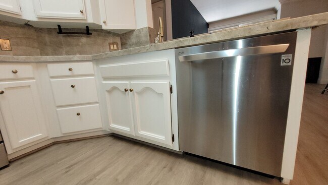 Foto del edificio - Resort style living - 2 Bd/2Ba 1,100 SqFt Condo