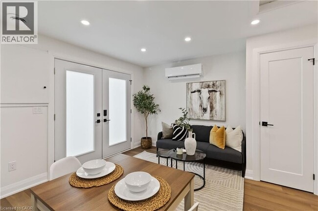 Building Photo - 1332 Majestic Dr