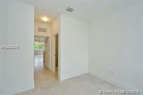 Building Photo - 7241 SW 102nd Ave