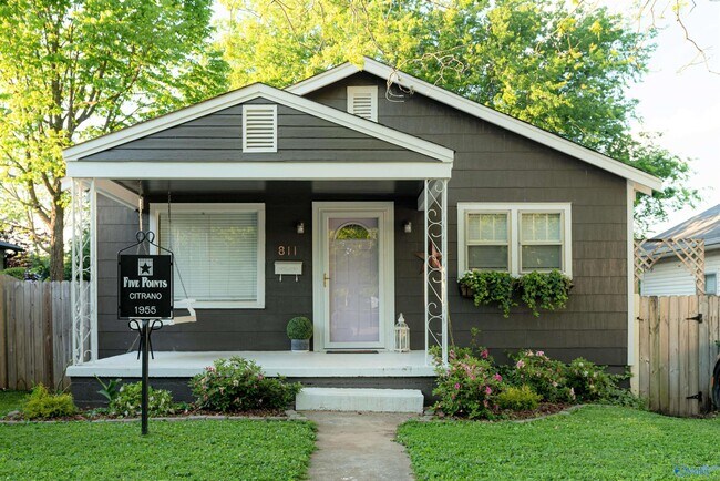 Foto del edificio - 811 Wells Ave SE