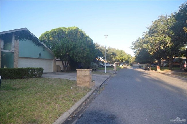Foto del edificio - 3201 Goldcrest Ave