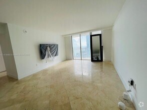 Building Photo - 1155 Brickell Bay Dr