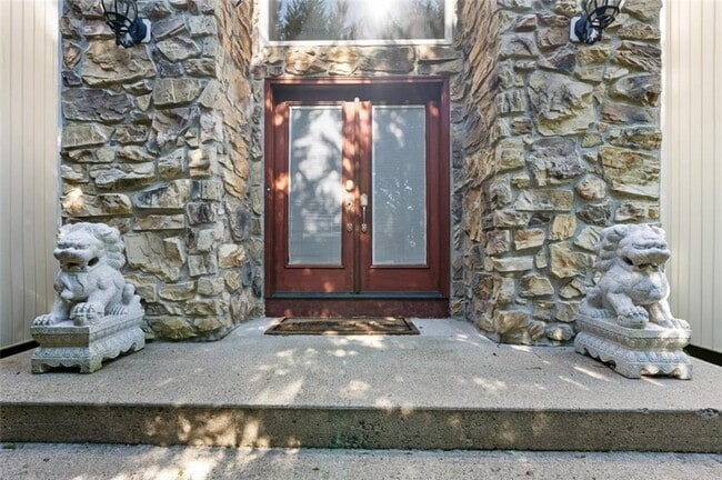 Building Photo - 6 Buchanan Ln