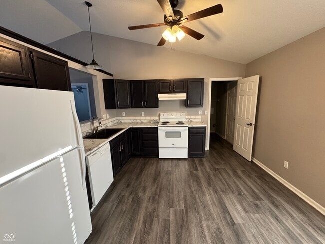 Foto del edificio - 7021 Gimbel Ct