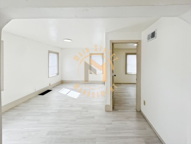 Building Photo - 354 Nicolet Blvd