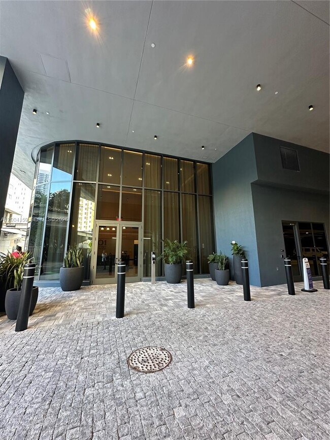 Foto del edificio - 121 NE 5th St