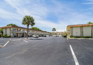 Building Photo - 923 22nd Pl
