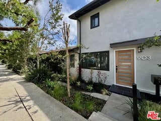 Building Photo - 903 S Barrington Ave