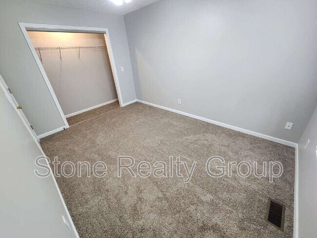 Foto del edificio - 4874 Pine Ridge Ct