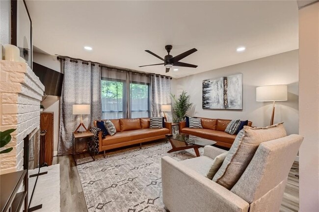 Building Photo - 7003 Woodhue Dr
