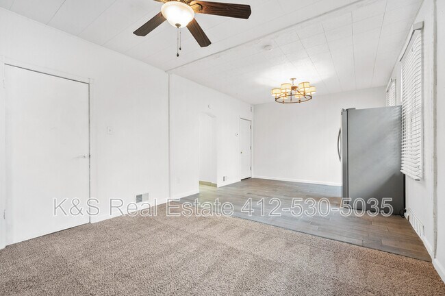 Foto del edificio - 2410 Collins St