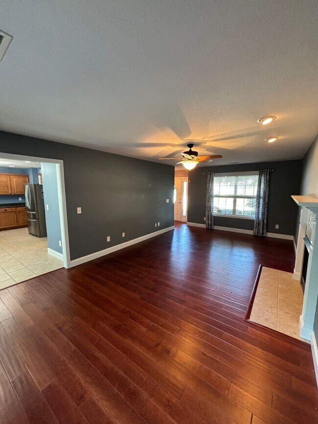 Foto del edificio - 1711 Durham Park Ln