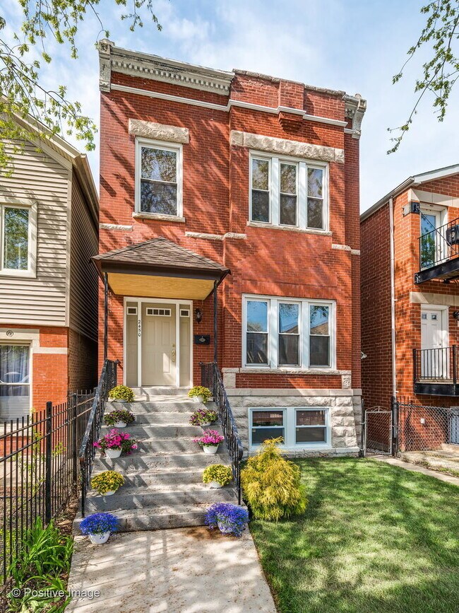 Building Photo - 2450 W Arthington st