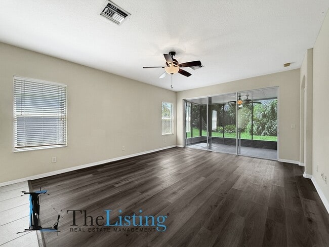 Building Photo - 7411 Surrey Wood Ln