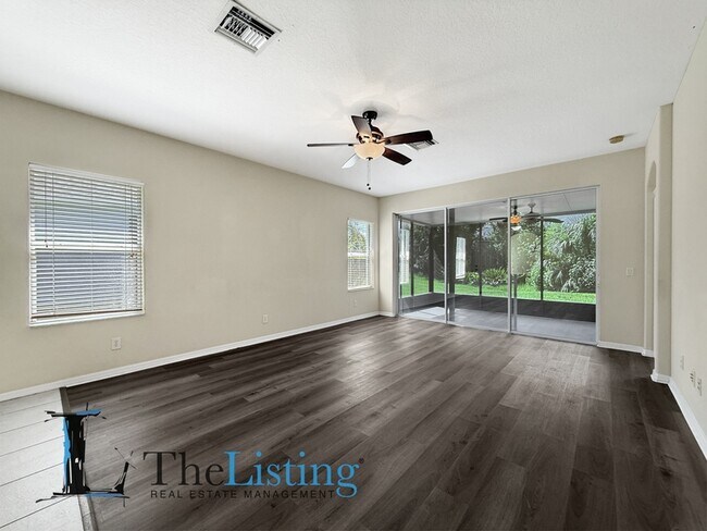 Foto del edificio - 7411 Surrey Wood Ln