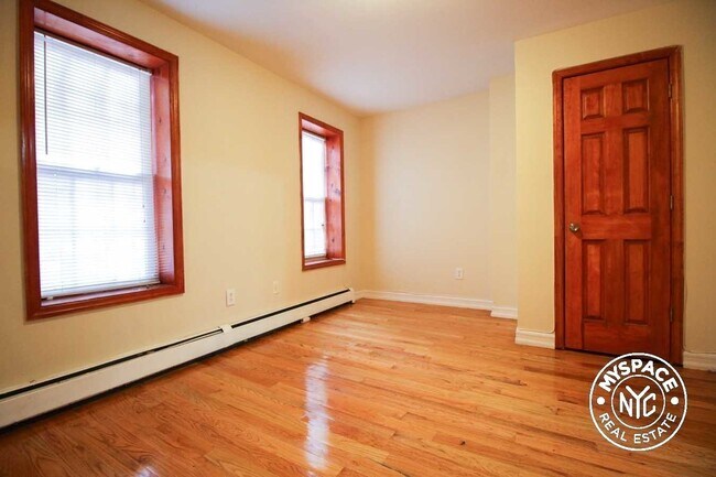 Foto del edificio - 215 Moffat St