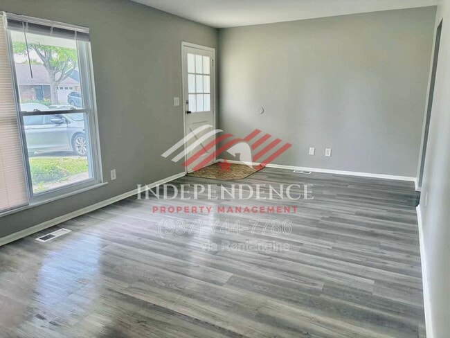 Building Photo - 136 Rogers Dr