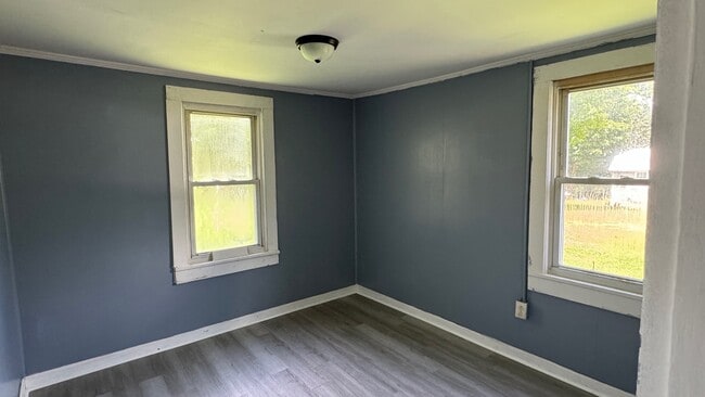 Building Photo - 910 Morris St