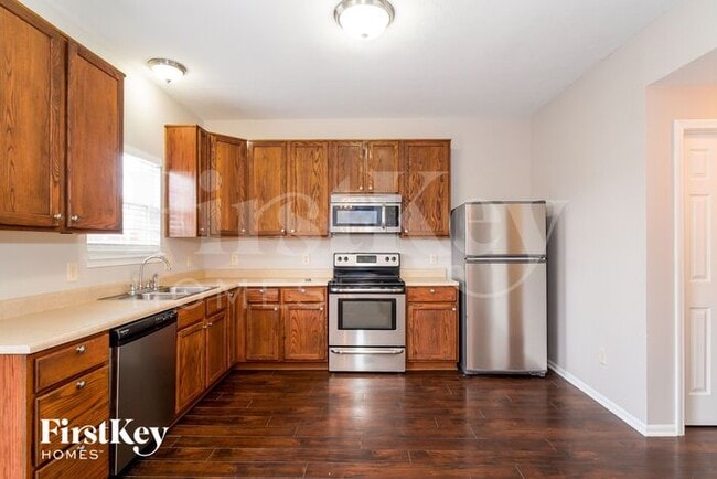 Building Photo - 5921 Sable Dr