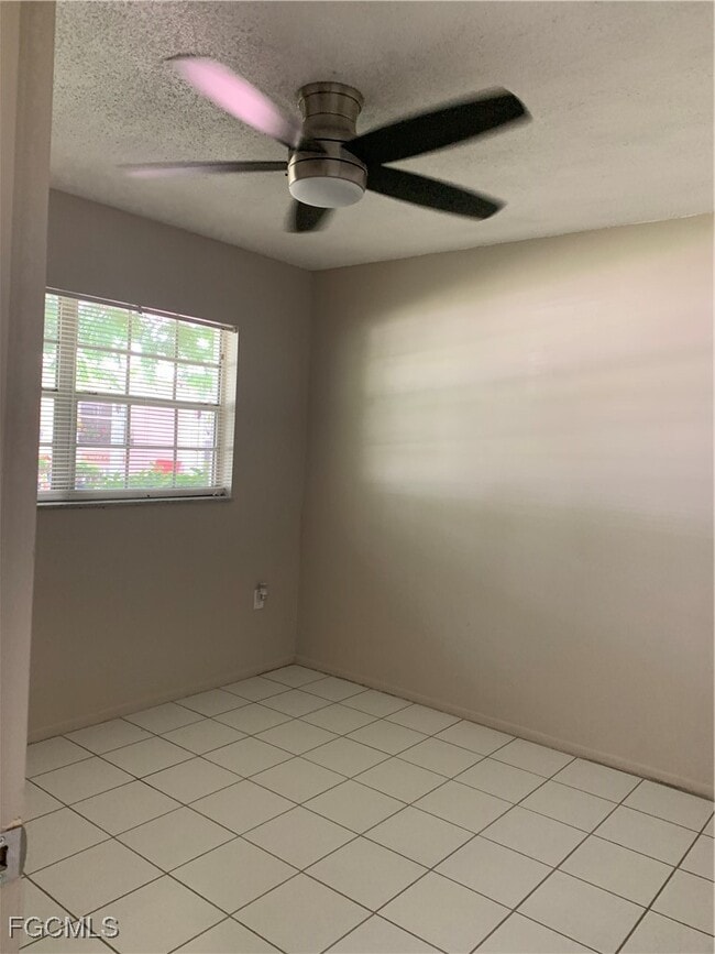 Building Photo - 815 Courtington Ln