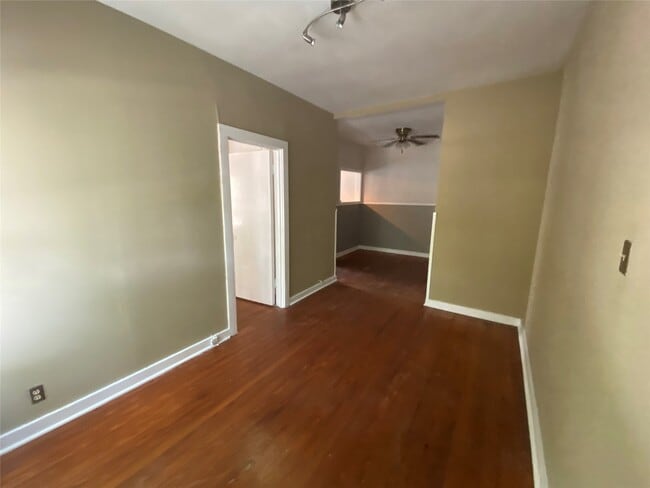 Building Photo - 2010 Taft St