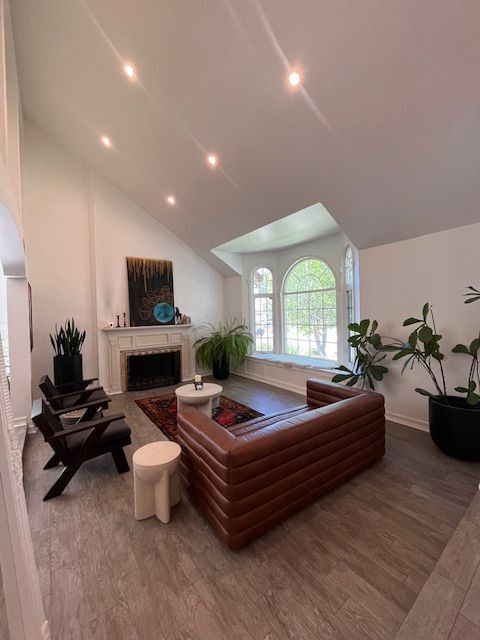 Building Photo - 5728 Ridgebrook Dr
