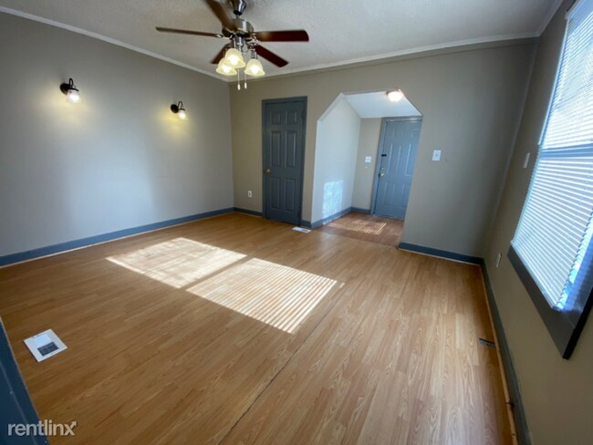 Foto del edificio - 3 br, 1 bath House - 106 Camp St.
