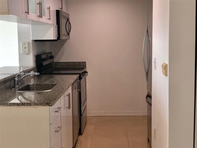 Foto del edificio - 275 NE 18th St