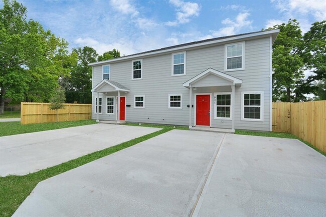 Foto del edificio - 8595 Parkway Dr