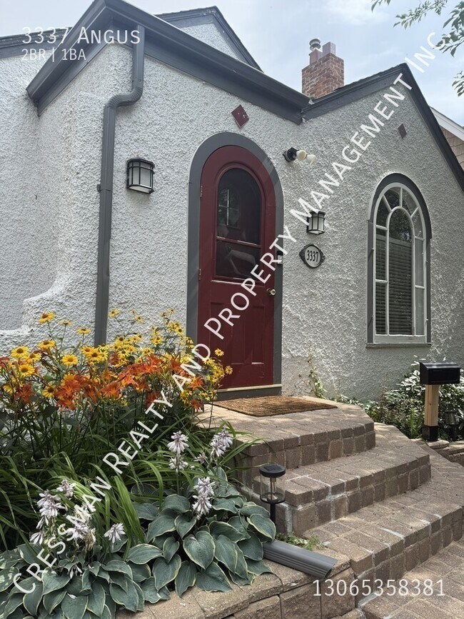 Photo du bâtiment - 2 Bed 1 Bath Full House in Lakeview