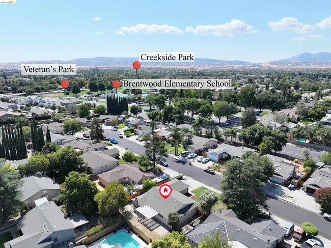 Foto del edificio - 630 Heather Pl