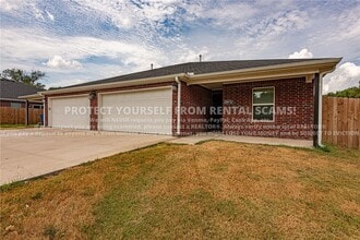 Building Photo - 20674 Dawn Hill East Rd