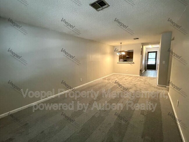 Building Photo - 900 S 55th St