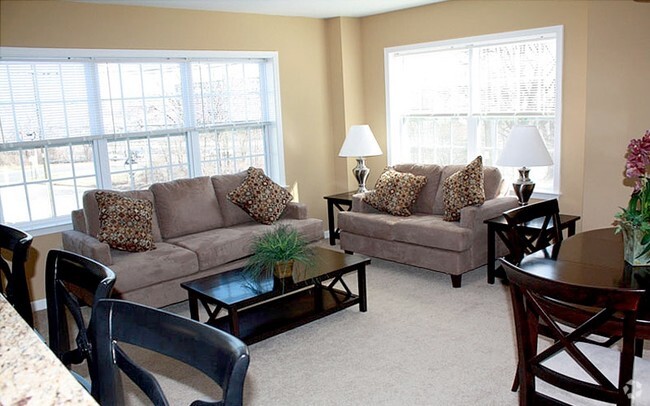 Living Room - Riverview Court