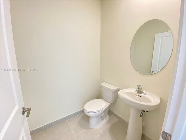 Foto del edificio - 3313 W 111th Pl