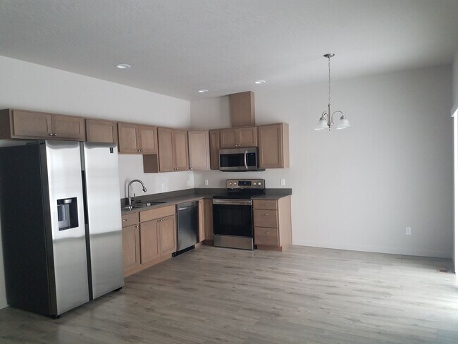 Foto del edificio - 7170-7174 W Heritage Street