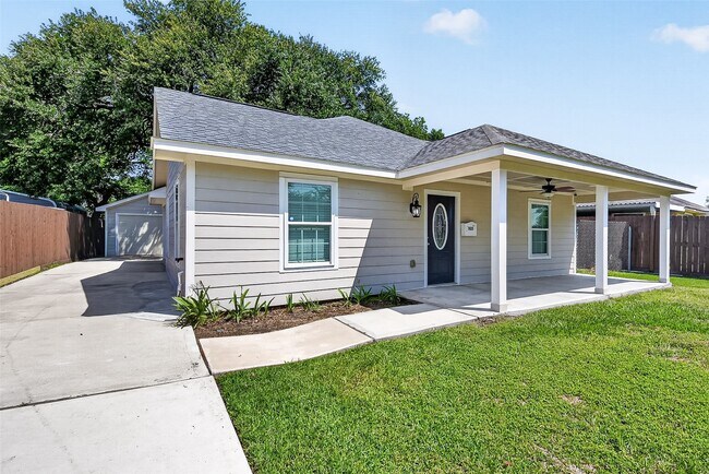 Building Photo - 7623 McHenry St