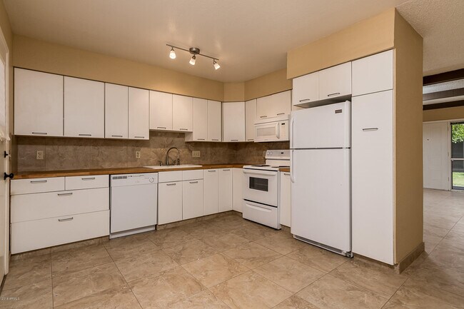 Foto del edificio - 12800 N 113th Ave