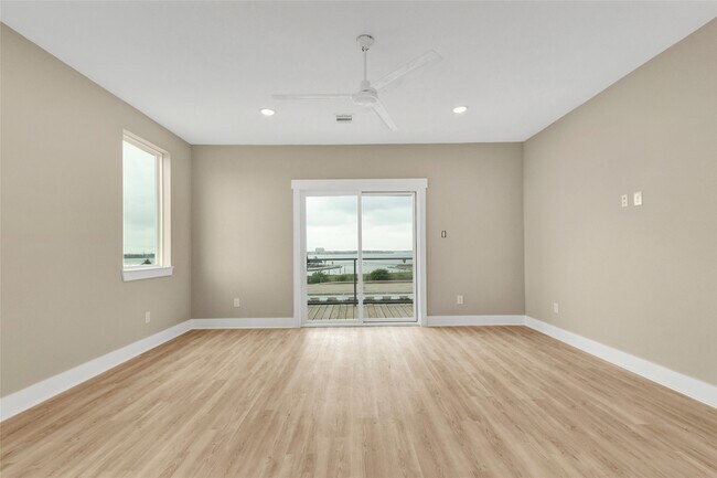 Foto del edificio - 28 Cmdr. Runco Ln