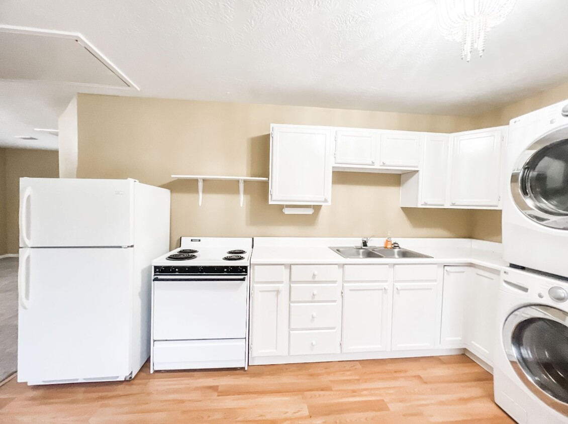 Kitchen - 2739 Spring Colony Dr