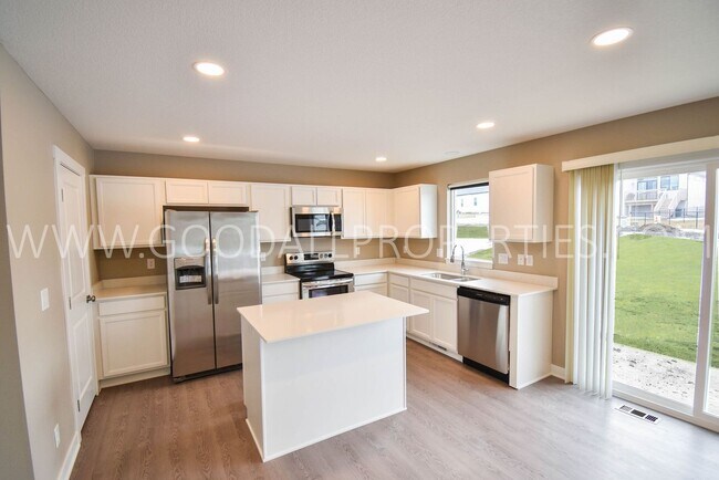 Building Photo - 4 Bed 2.5 Bath Single Family Home in Adel.