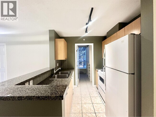 Photo du bâtiment - 1420 W Georgia St