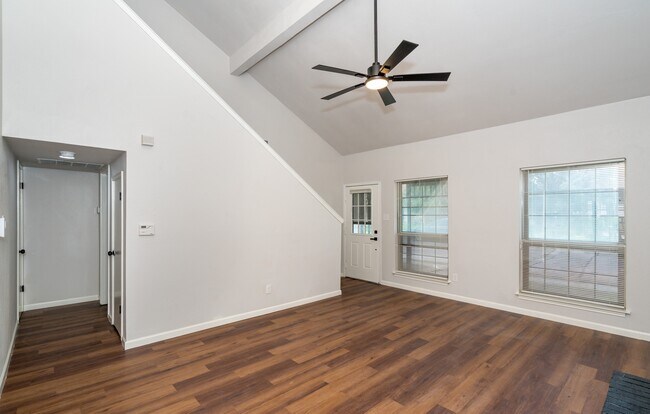 Foto del edificio - 731 Garden Meadow Dr
