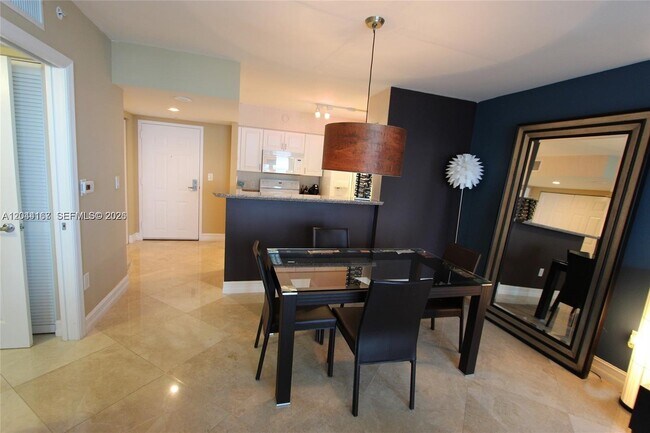 Foto del edificio - 1155 Brickell Bay Dr
