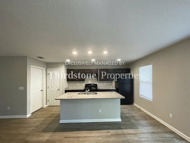 Foto del edificio - 1835 Moseley St