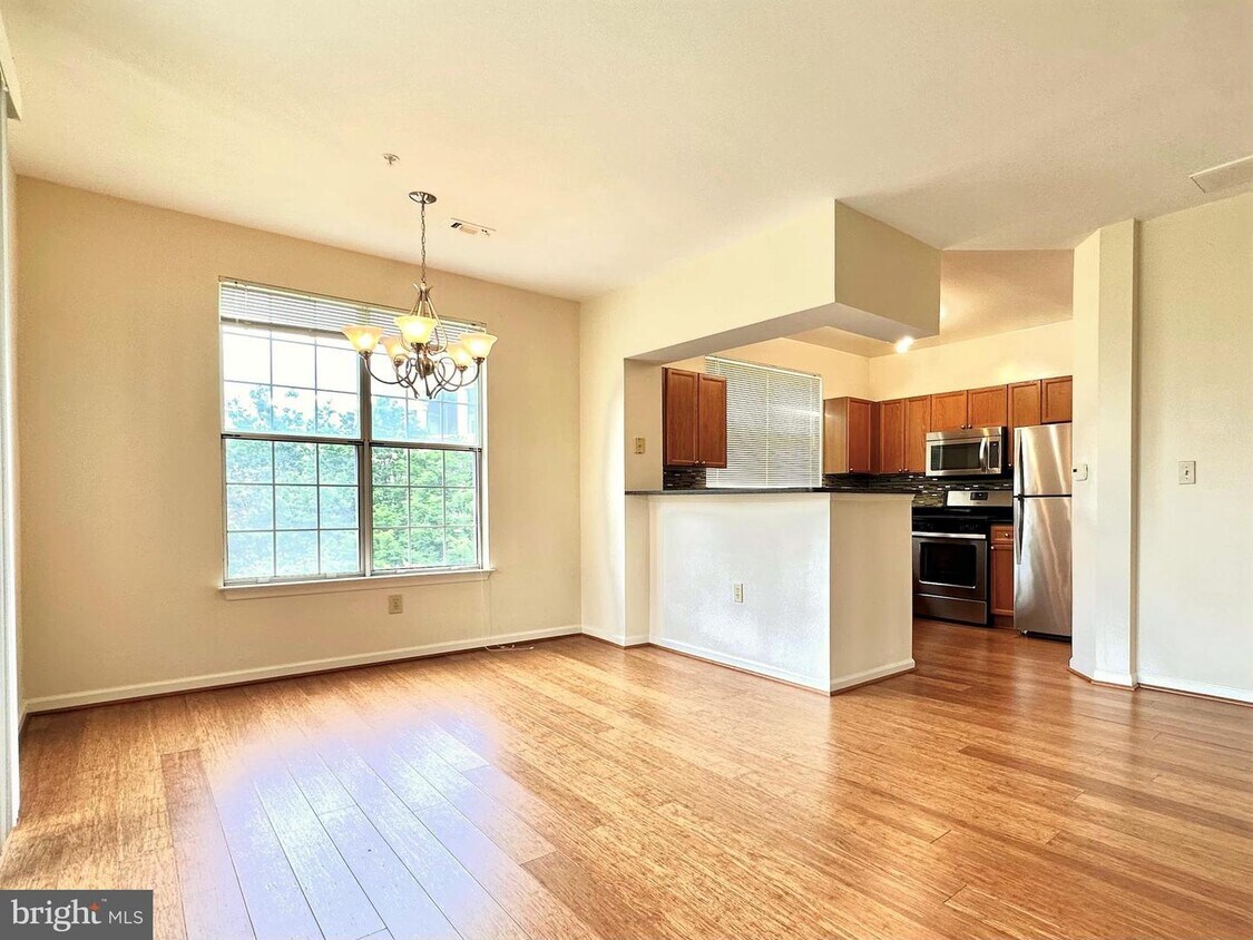 Foto principal - 2111 Highcourt Ln