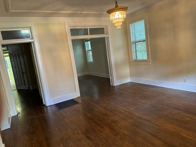 Living Room - 2424 Agnew St