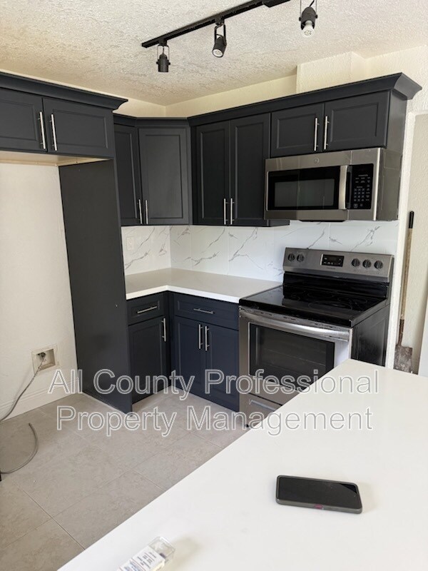 Foto del edificio - 17345 NW 18th Ave