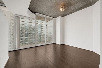 Building Photo - 5925 Almeda Rd